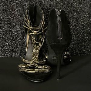 Scene Weaver Size 9 Black & Gold Heel